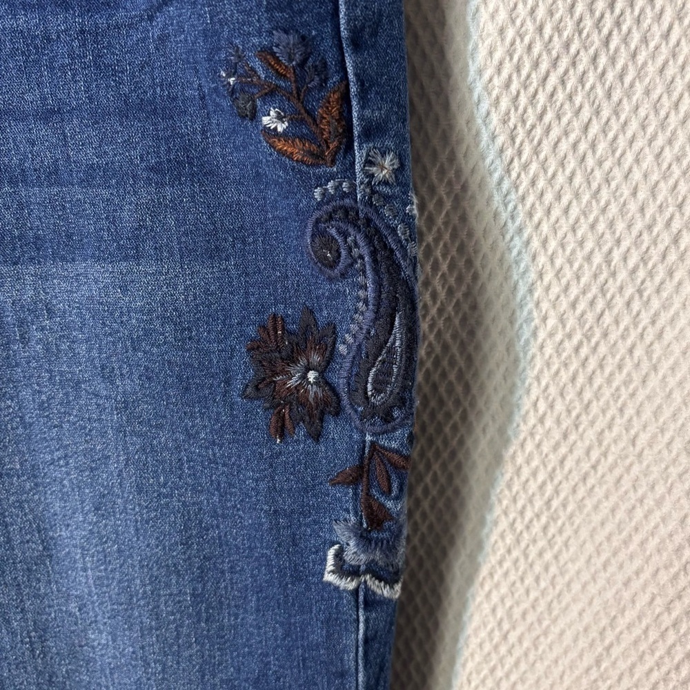 CLEO Sz 8P Sofia Straight Leg Mid Dark Wash Embroidered Blue Jeans NEW WITH TAGS - Picture 9 of 13